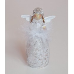 ZIMNÍ ANDÍLEK S PEŘÍČKY