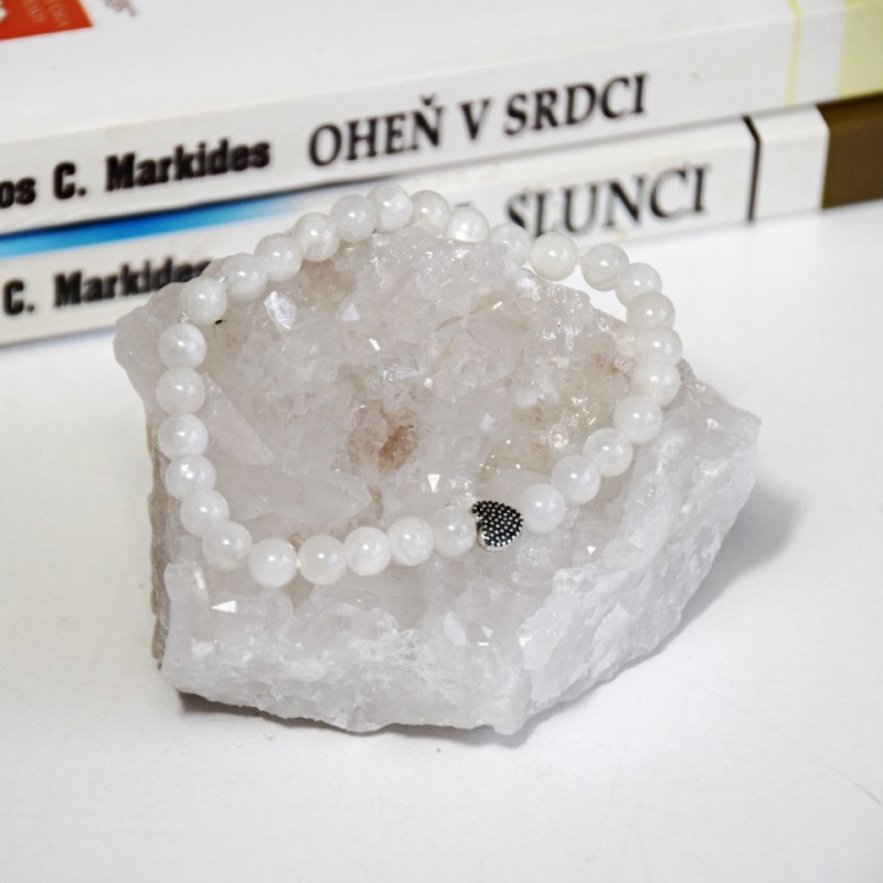 NÁRAMEK Z MĚSÍČNÍHO KAMENE