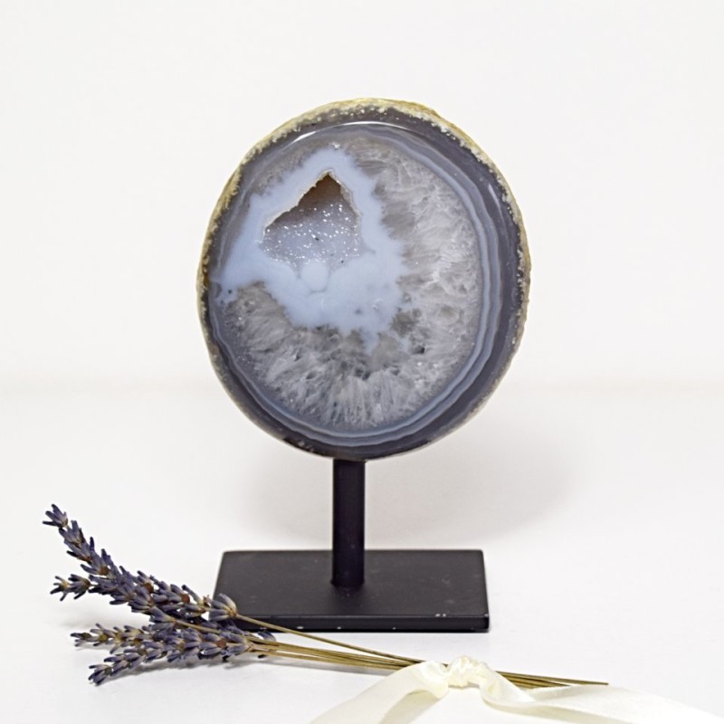 ACHÁT NA KOVOVÉM PODSTAVCI 0,87 KG