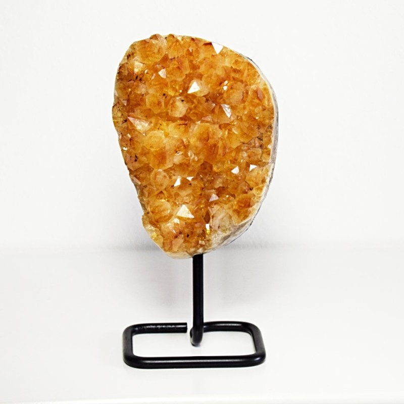 CITRÍNOVÁ DRŮZA NA KOVOVÉM PODSTAVCI 1,83 KG