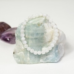 NÁRAMEK Z MĚSÍČNÍHO KAMENE...