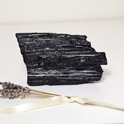 Turmalín AA surový 0,9 kg