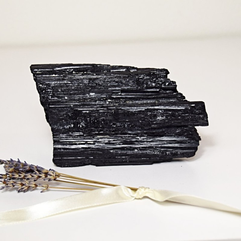 Turmalín AA surový 0,9 kg