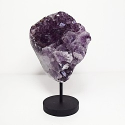 Ametystová drůza na kovovém...