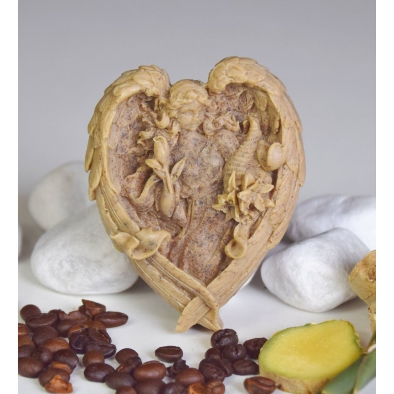 ANDĚL V KŘÍDLECH KÁVA SE ZÁZVOREM A MANDLÍ