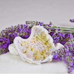 ANDĚLSKÁ KŘÍDLA HEŘMÁNEK S LEVANDULÍ