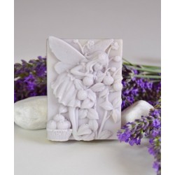 ANDĚLKA S JAHODAMI HEŘMÁNEK S LEVANDULÍ