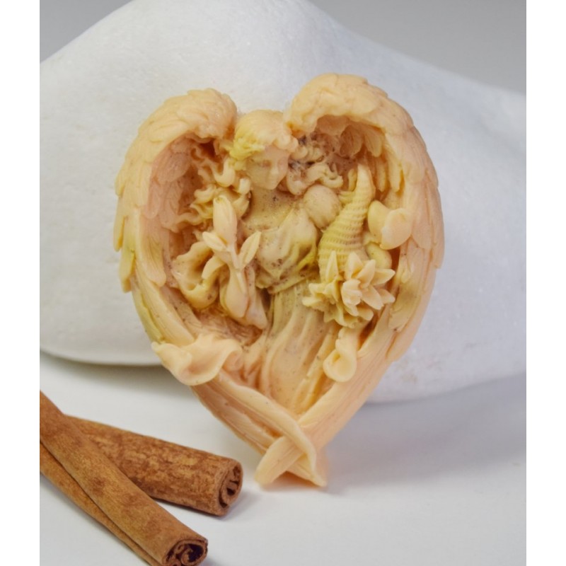 ANDĚL V KŘÍDLECH POMERANČOVÝ KVĚT SE SKOŘICÍ